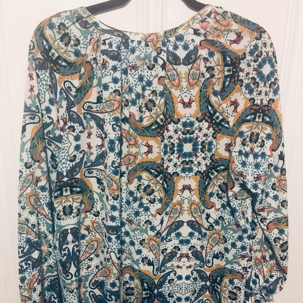 Peacock patterned blouse - Picture 2 of 4